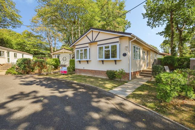 2-bed caravan on 7, Primrose Acre, Deanland Wood Park, Hailsham, £140,000
