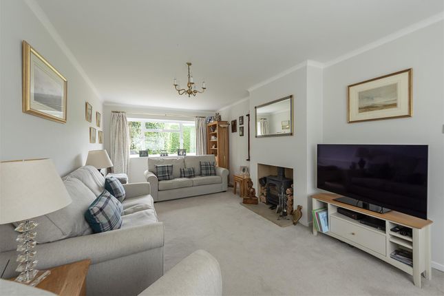 106, Tuffnells Way, Harpenden photo 2