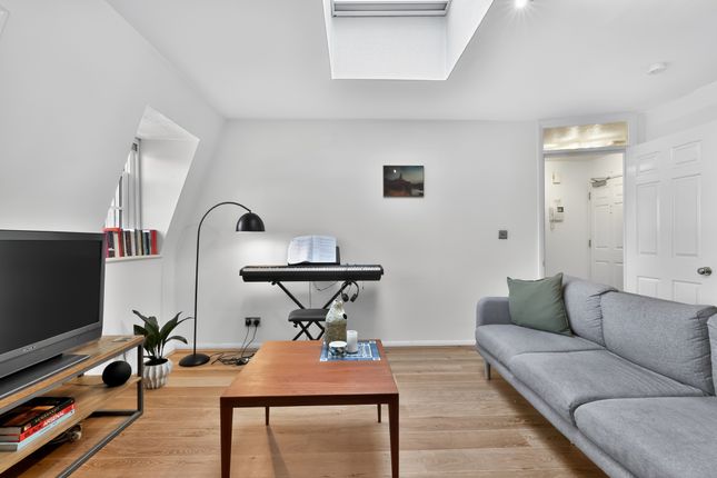 Flat 20/Beaufoy House, 1 Regents Bridge Gardens, Vauxhall photo 2