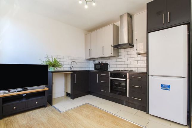 Flat 5, 19, The Crescent, Bedford photo 2