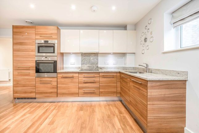 3 Attlee Court, Howard Road, Stanmore photo 3
