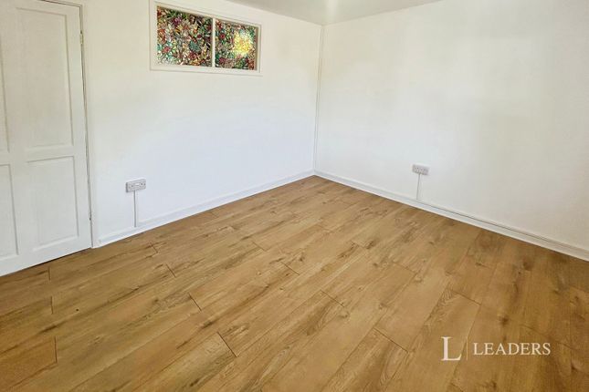 14, Hill Close, Cambridgeshire photo 3