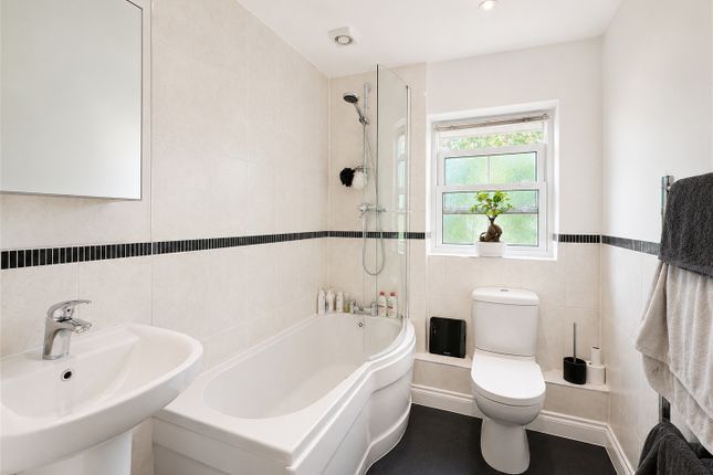 Flat 3, 25, St. Lawrence Chase, Kent photo 5