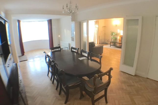 40 Brim Hill, London photo 3