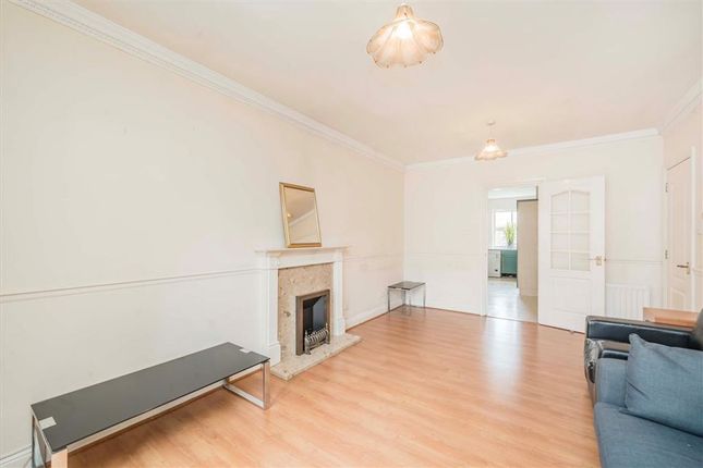 42, Leathermarket Court, London photo 4
