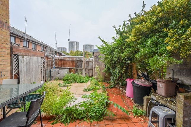 Mills Grove, Poplar photo 4