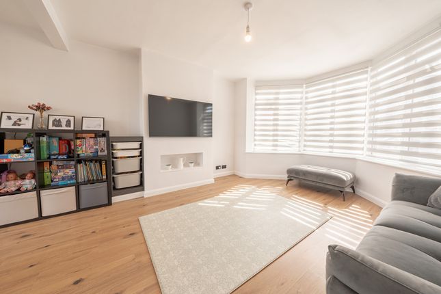 14 Ilmington Close, Leicester photo 2