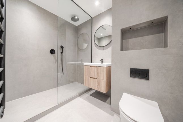Flat 13, Perronet House,, Princess Street, London photo 3