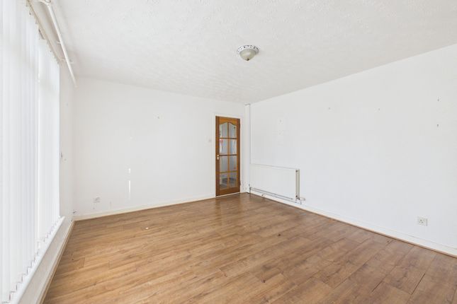 33 Eastwood Drive, Wishaw photo 3