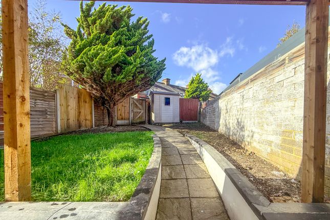 Saint Albans Road, Watford photo 2