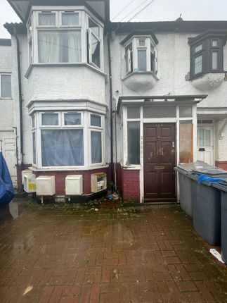Thumbnail Studio to rent in Lonsdale Avenue, Wembley