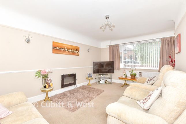 38, Catherington Lane, Waterlooville photo 3