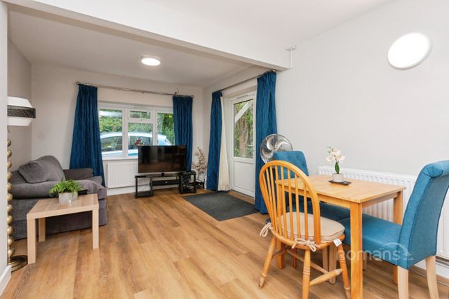 The Annexe, 8, Copped Hall Drive, Surrey photo 2