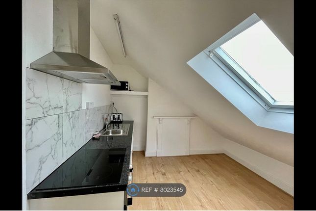Bedroom Flat Second Floor, A Poole Road Westbourne Bournemouth, Dorset photo 5