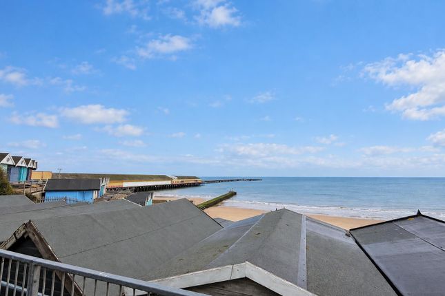 Southcliff, Walton-on-the-naze photo 3