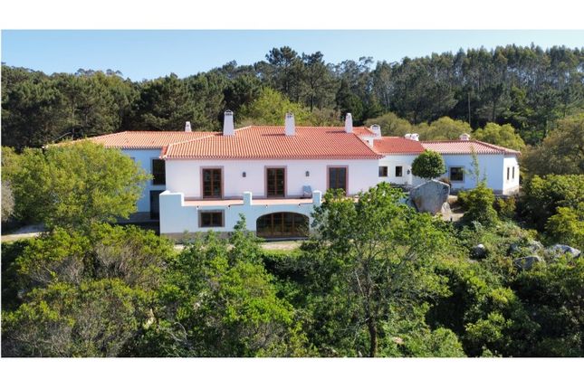 Villa for sale in São Pedro De Penaferrim, 2710 Sintra, Portugal