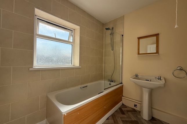 5, Ruskin Avenue, Sandfields photo 5