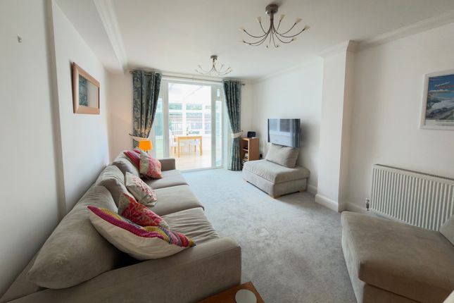 5 Victoria Road, Swanage photo 3