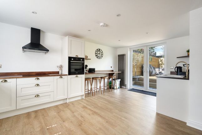 9, Redhill Close, Brighton photo 3