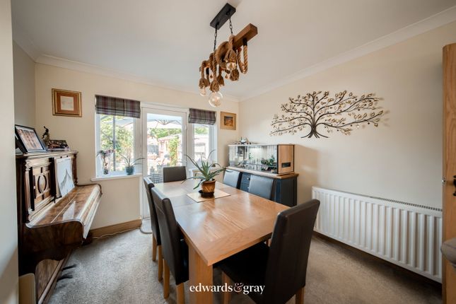 98, Whateley Crescent, Castle Bromwich photo 4