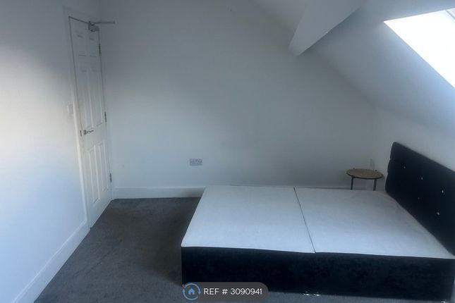 A Smawthorne Grove, Castleford photo 2