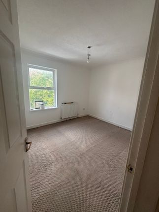 8 Hartfield Place, Northfleet photo 5
