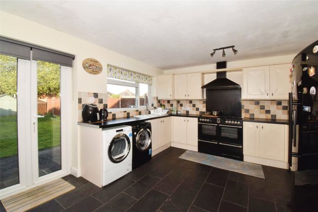 64, Stonehill Avenue, Leicester photo 4