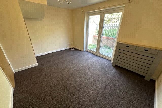 14, Magpie Way, Telford photo 3