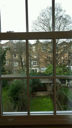 Room to rent in Northchurch Road, Angel, Islington, London