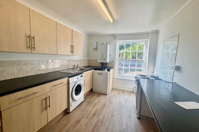 Flat 2 Manning Court, 69, Wide Bargate, BOSTON photo 3