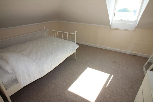 Flat to rent in Lennox Road South, Southsea