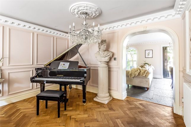 Woodham Lodge, 10, Woodham Waye, Surrey photo 5