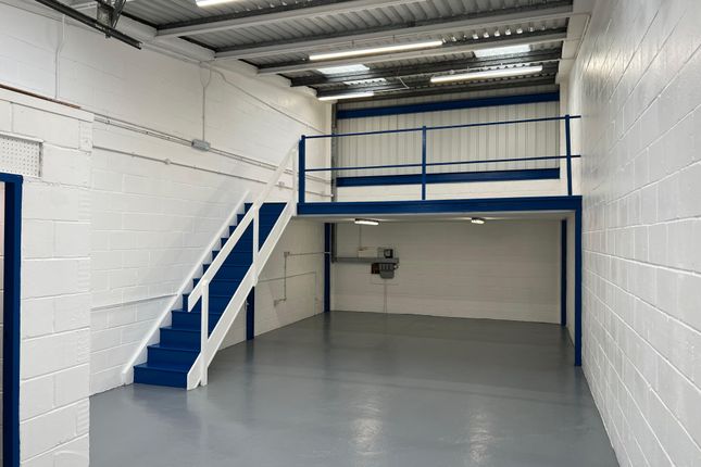 Warehouse to let in Unit 11, Canterbury Industrial Estate, Bermondsey SE15, Bermondsey,