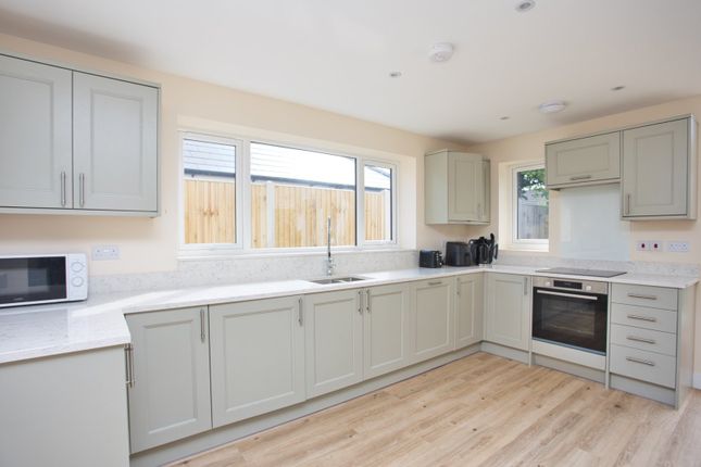 21a, Bewsbury Crescent, Whitfield photo 3