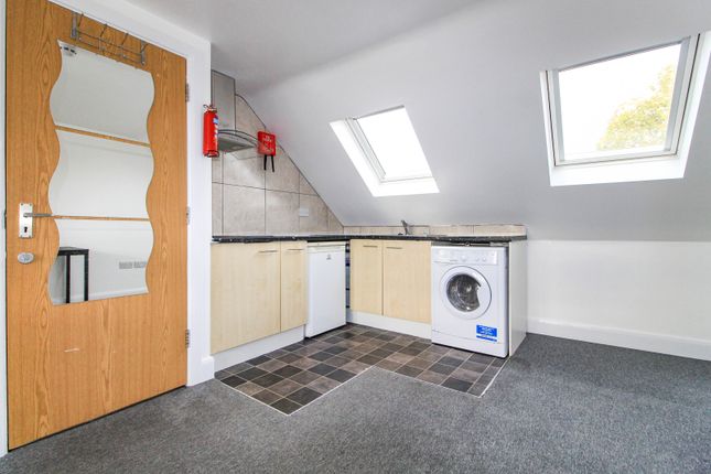195C, Princes Avenue, Kingsbury photo 5