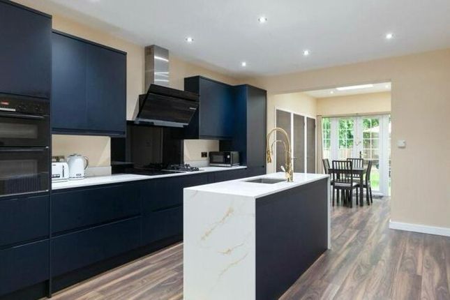 Flat 1, 13, Wentworth Park, London photo 2