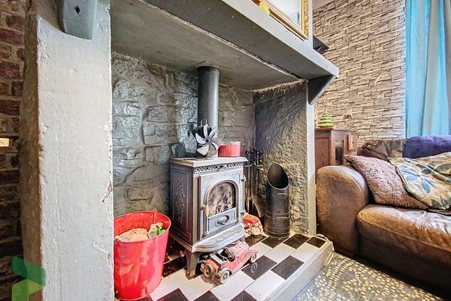 9, Bury Fold Lane, Darwen photo 4