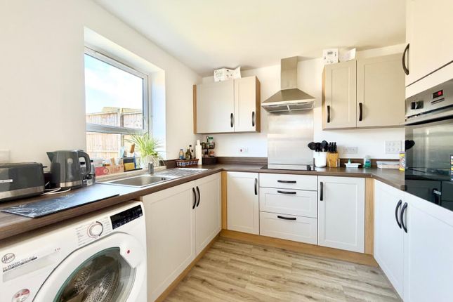 10, Larkspur Close, Newport photo 3