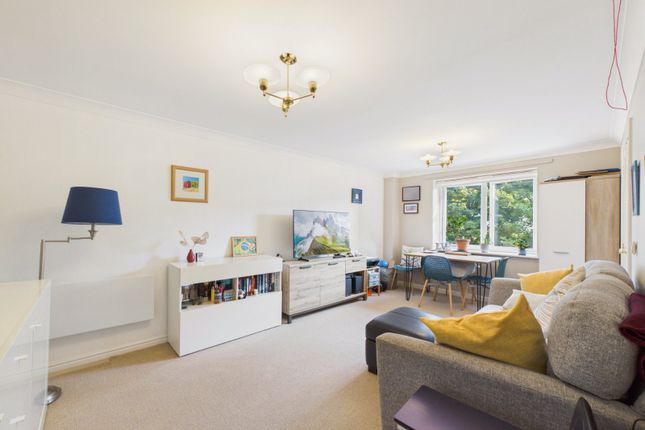 Flat 32 Garden House Court, 142, Sandgate Road, Kent photo 2
