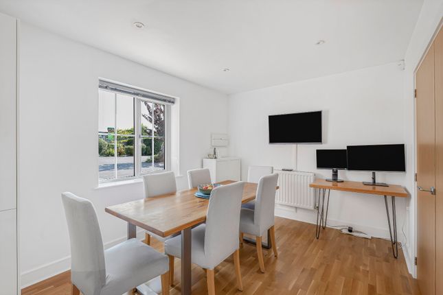 1, Bentley Court, Winchester Road photo 4