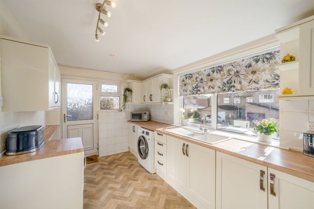 42, Maple Avenue, Bulwark, Chepstow photo 2