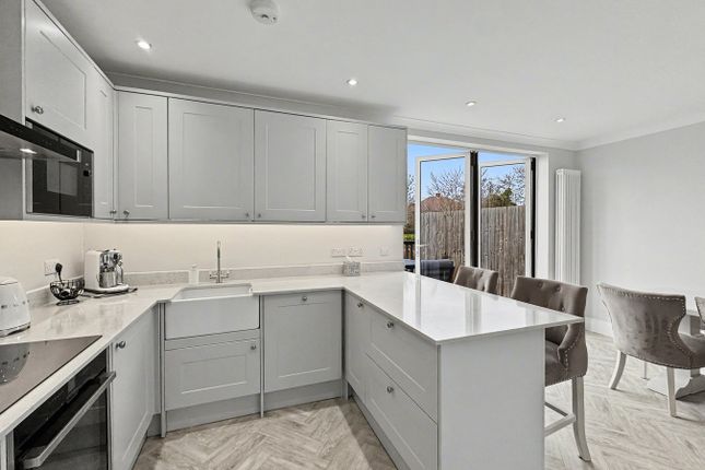13, Greenway, Chislehurst photo 3