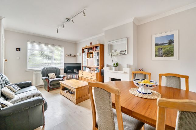 25, Elizabeth Road, Surrey photo 3