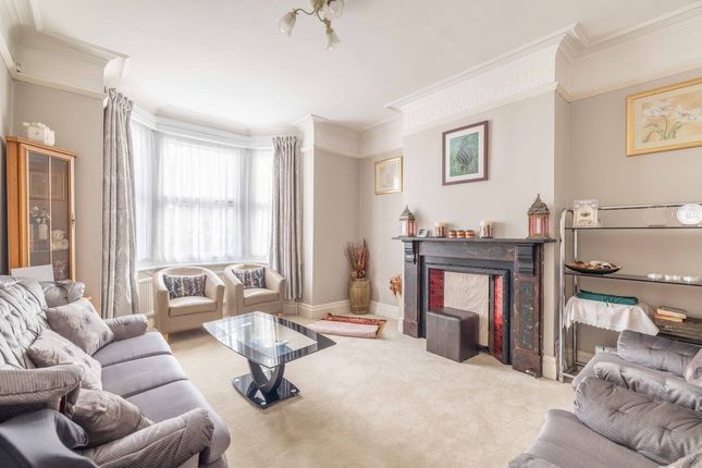 31, Dolphin Road, Slough photo 3