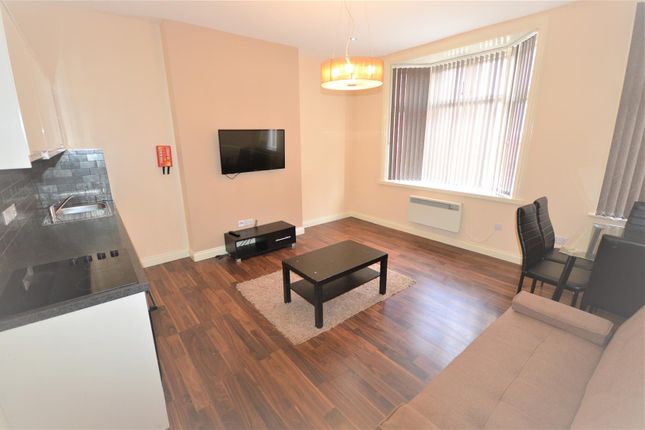 Flat to rent in Bowling Green Street, Leicester