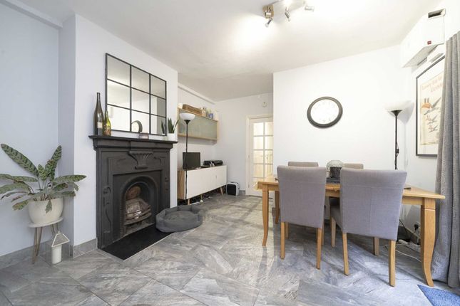 Maisonette for sale in Tooting Bec Road, London