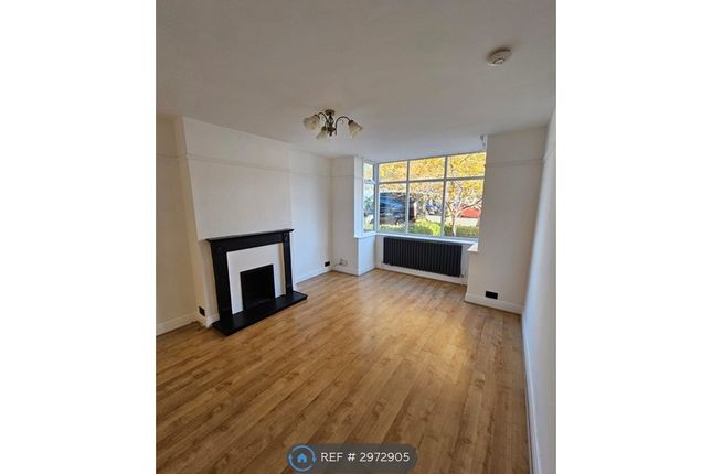Worplesdon Road, Guildford photo 4