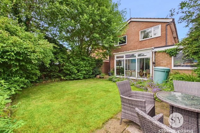 4 Hollies Close, Blackburn photo 2