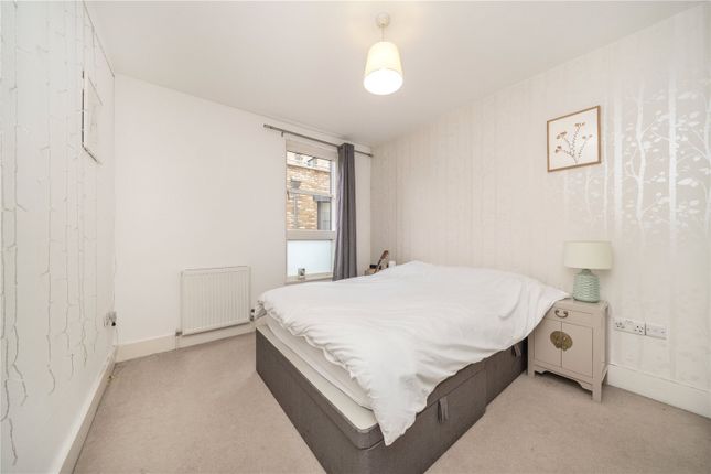 Flat for sale in Carpenters Place, London