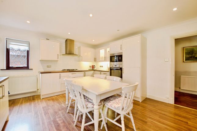 30A,, Rosedale Road, Romford photo 3